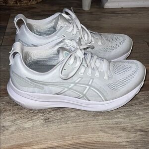 Asics White Gel Kayano 31 Running Shoes